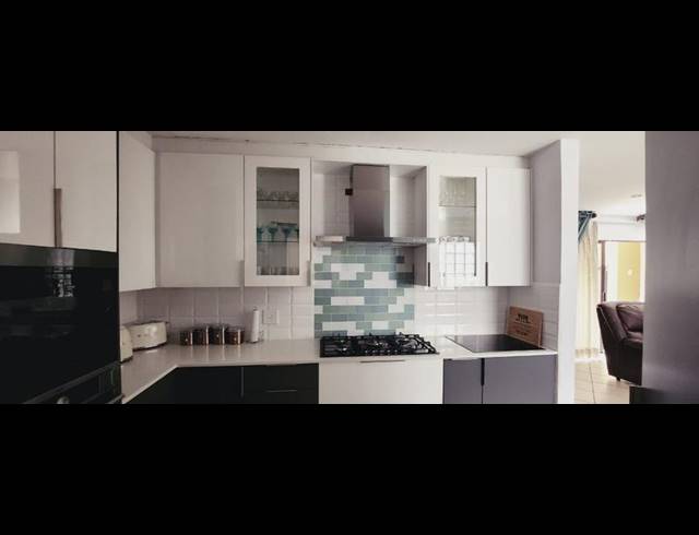 4 BEDROOM HOUSE FOR SALE IN MORELETAPARK